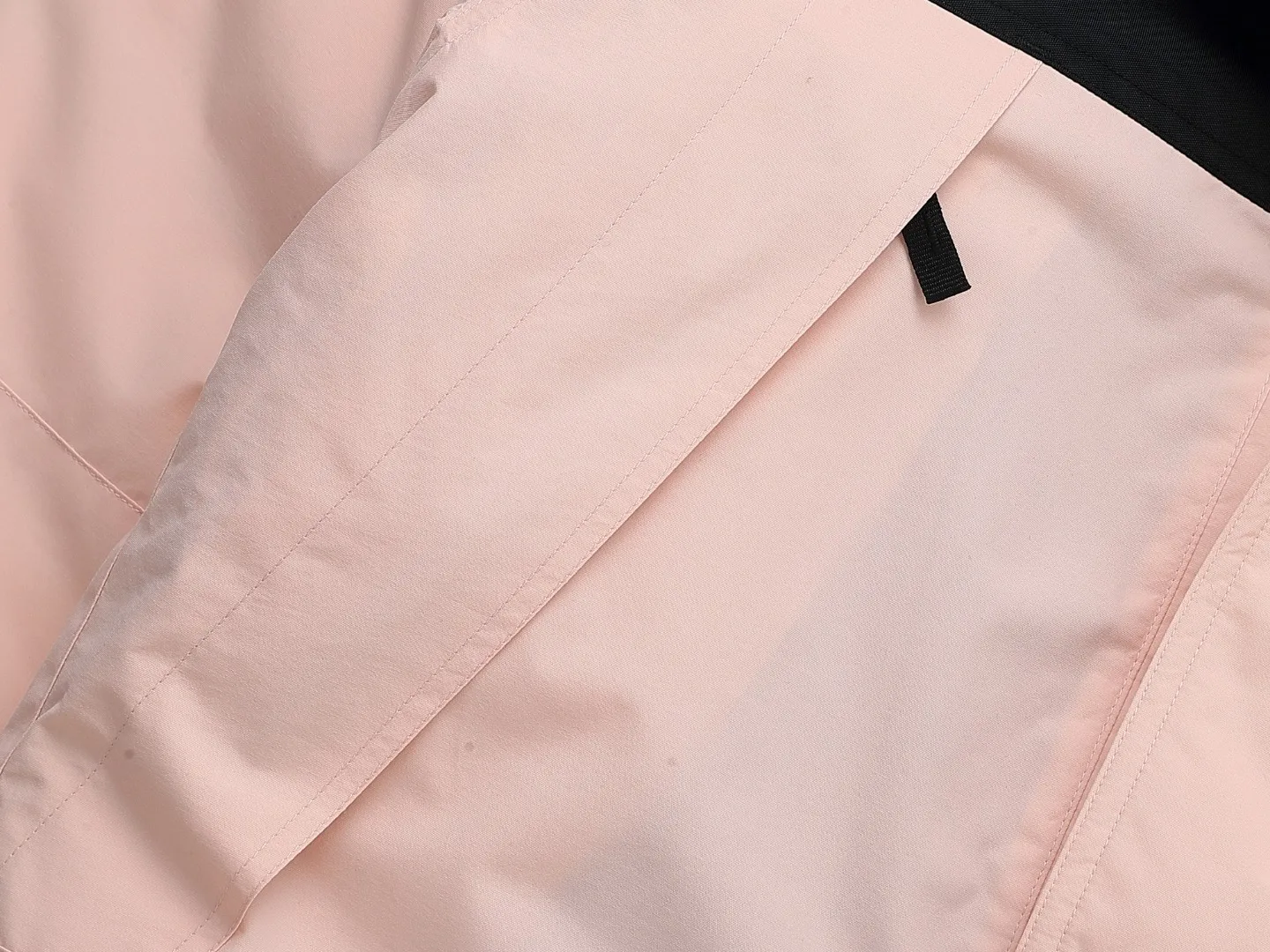 ：White Pink Black Green . sizi： 𝗧𝗵𝗲 𝗡𝗼𝗿𝘁𝗵 𝗙𝗮𝗰 1990 Same Style 1996 ： 1、 ISO 90（ISO 4） ！ 2、 ： 2L Gore-tex ， ， ， ， Breathable 。 3、 ： ， ， 。 。 4、 ： ZP。 ， ， 5、 ： YKK ， 10 ， 。 ， 6、 ， zp ， ！ GT 。 1996